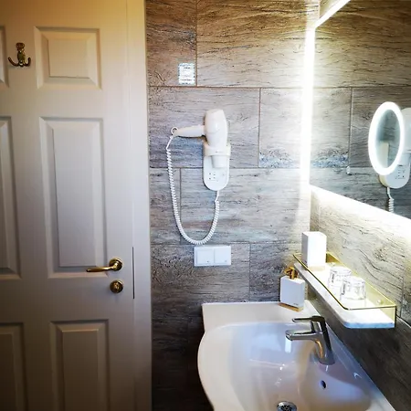 Goldener Hahn Aparthotel 3*